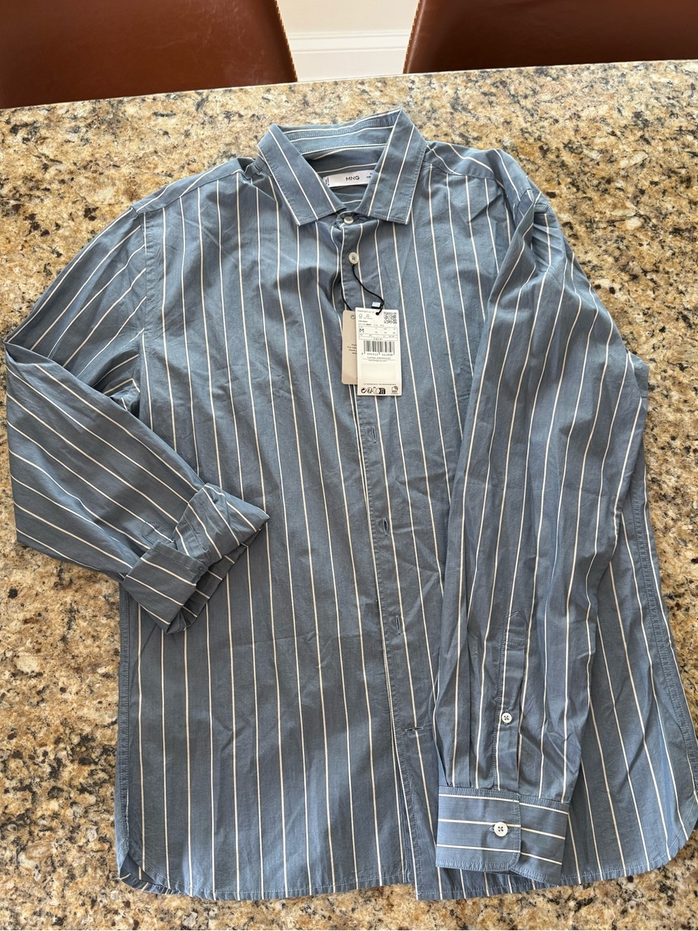 NWT Men’s Mango Man vertical striped Button-Up Shirt Camisa size MEDIUM